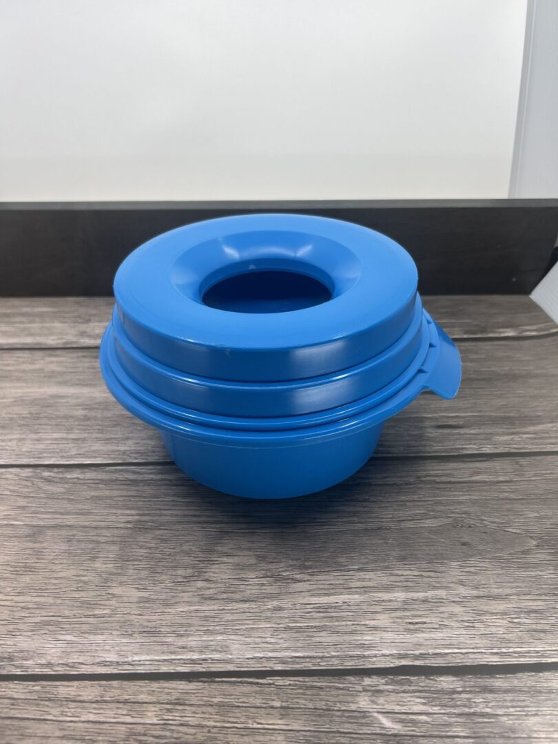 The Original Buddy Bowl for your pets in blue color